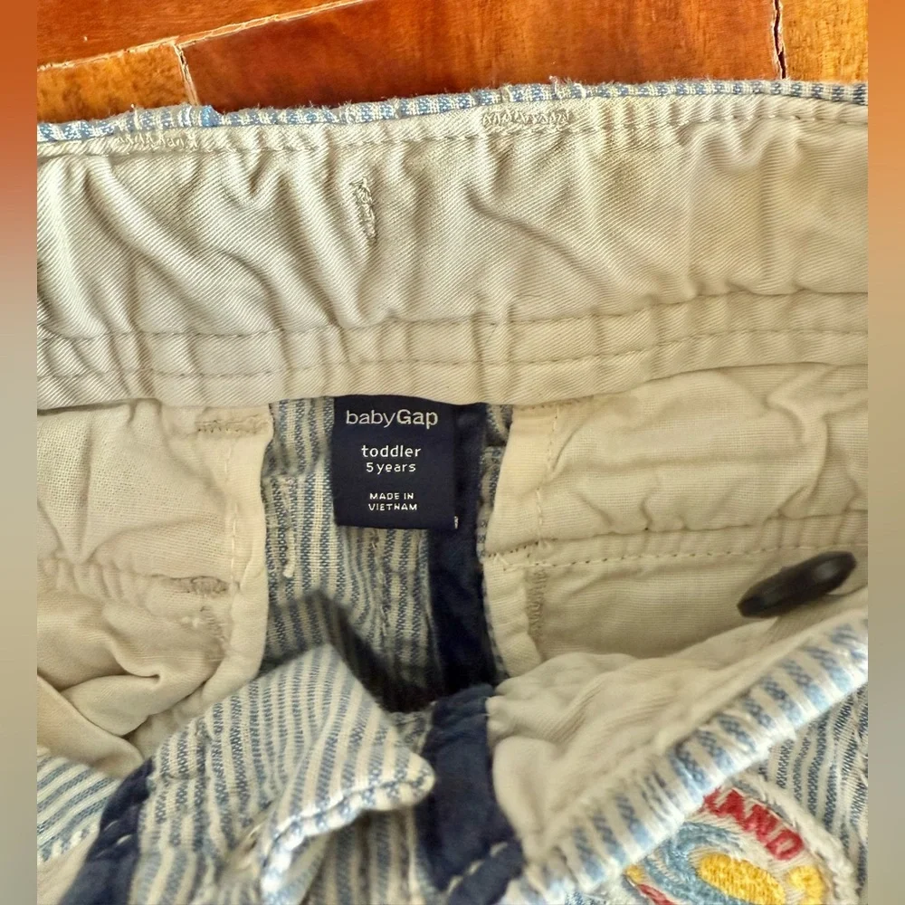 BABY GAP Boys Striped Cargo Toddler Shorts 🩳 with Patches kids short Size 5 Year